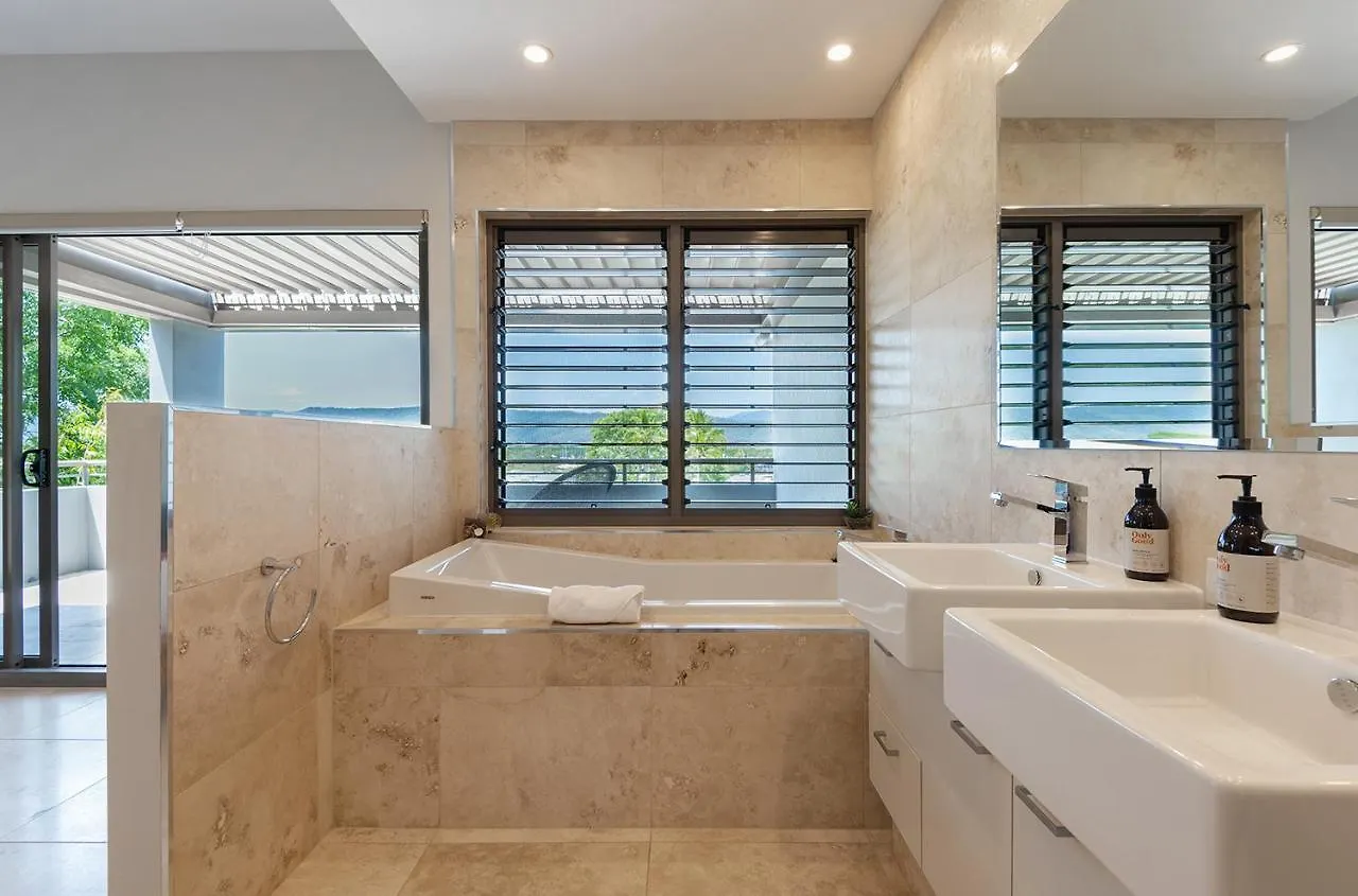 Villa On The Hill - Spacious Tropical Panorama Port Douglas